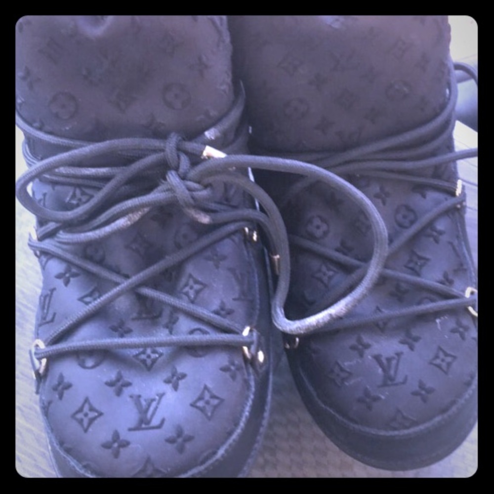 Louis Vuitton moonboot